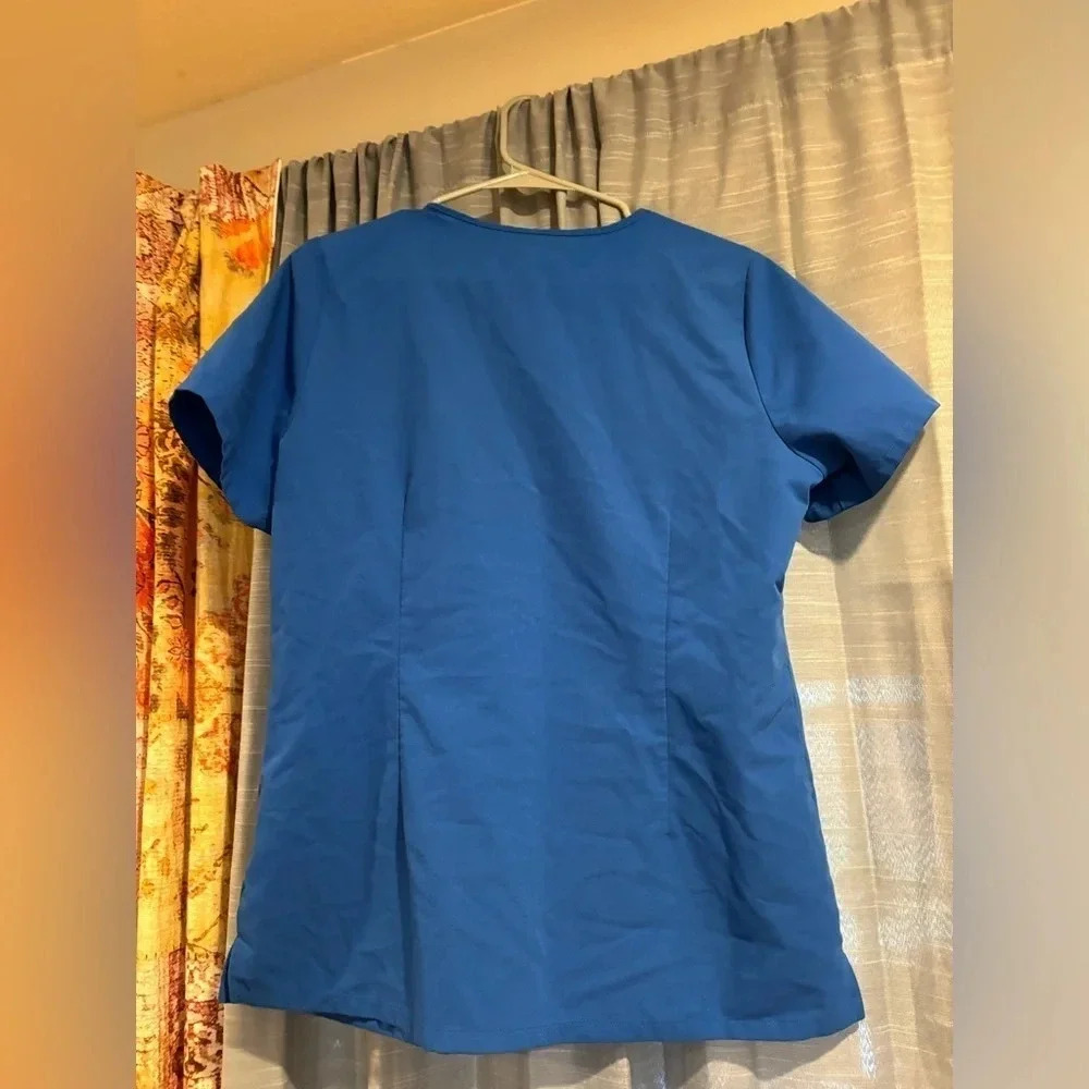 Figs Blue Scrubs v neck top size medium - Picture 6 of 6